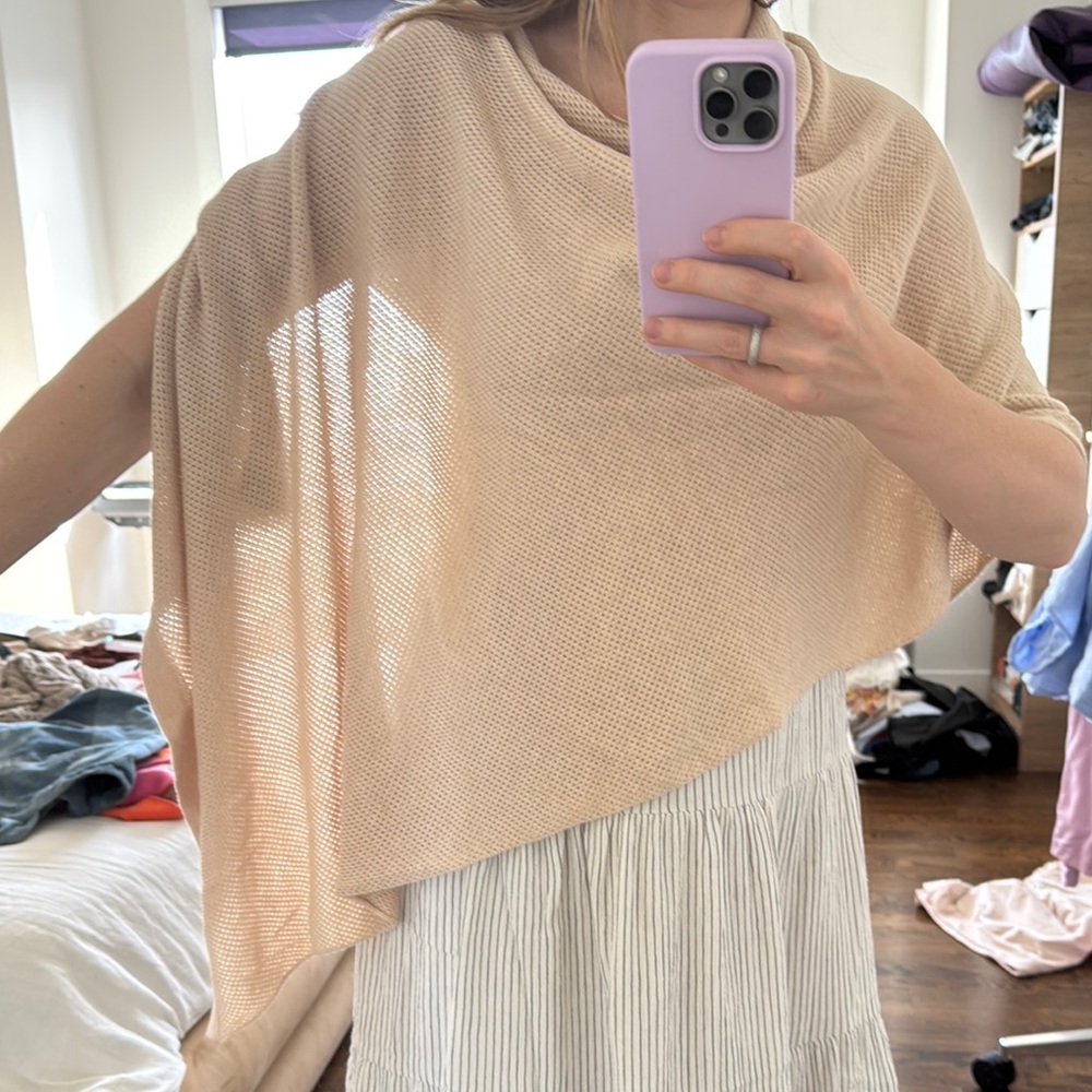 Beige quince breastfeeding cover - cotton/cashmere nursing shawl